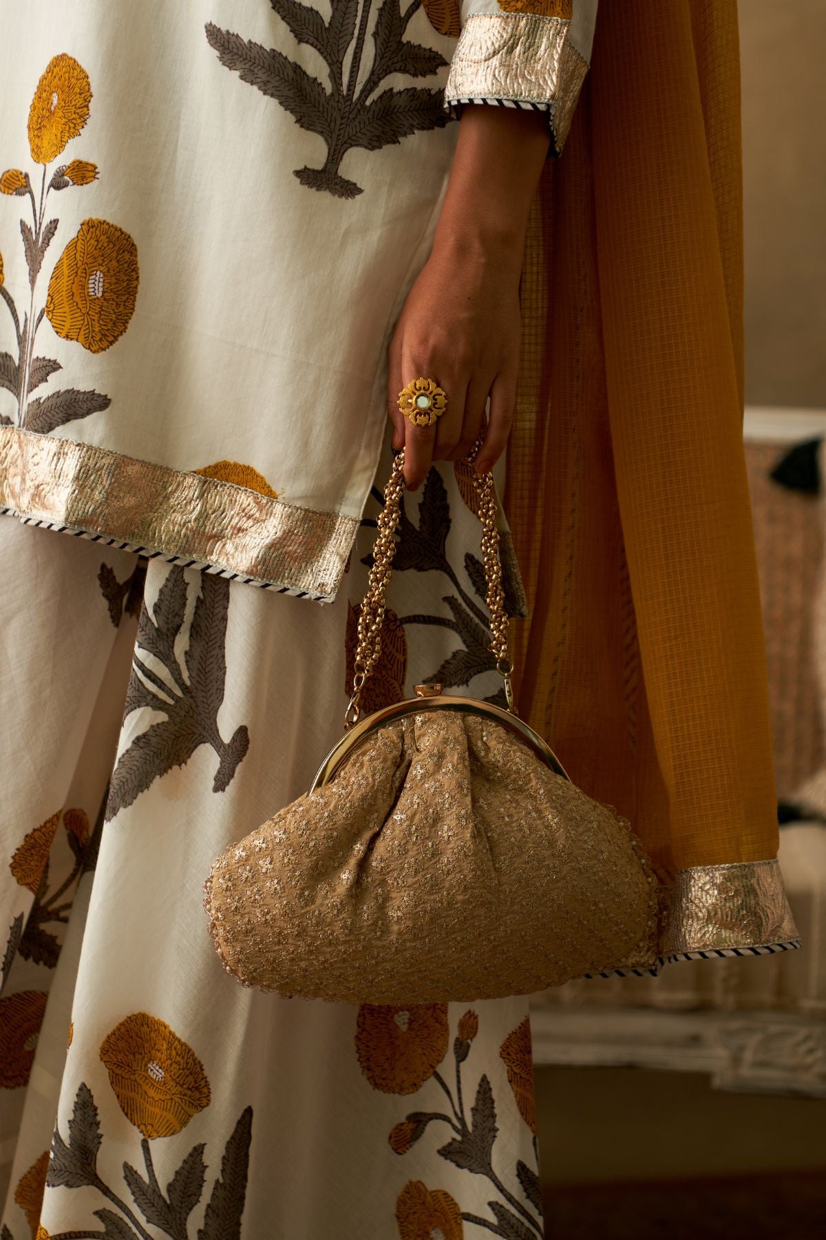 Inaya Vintage Purse - Gold