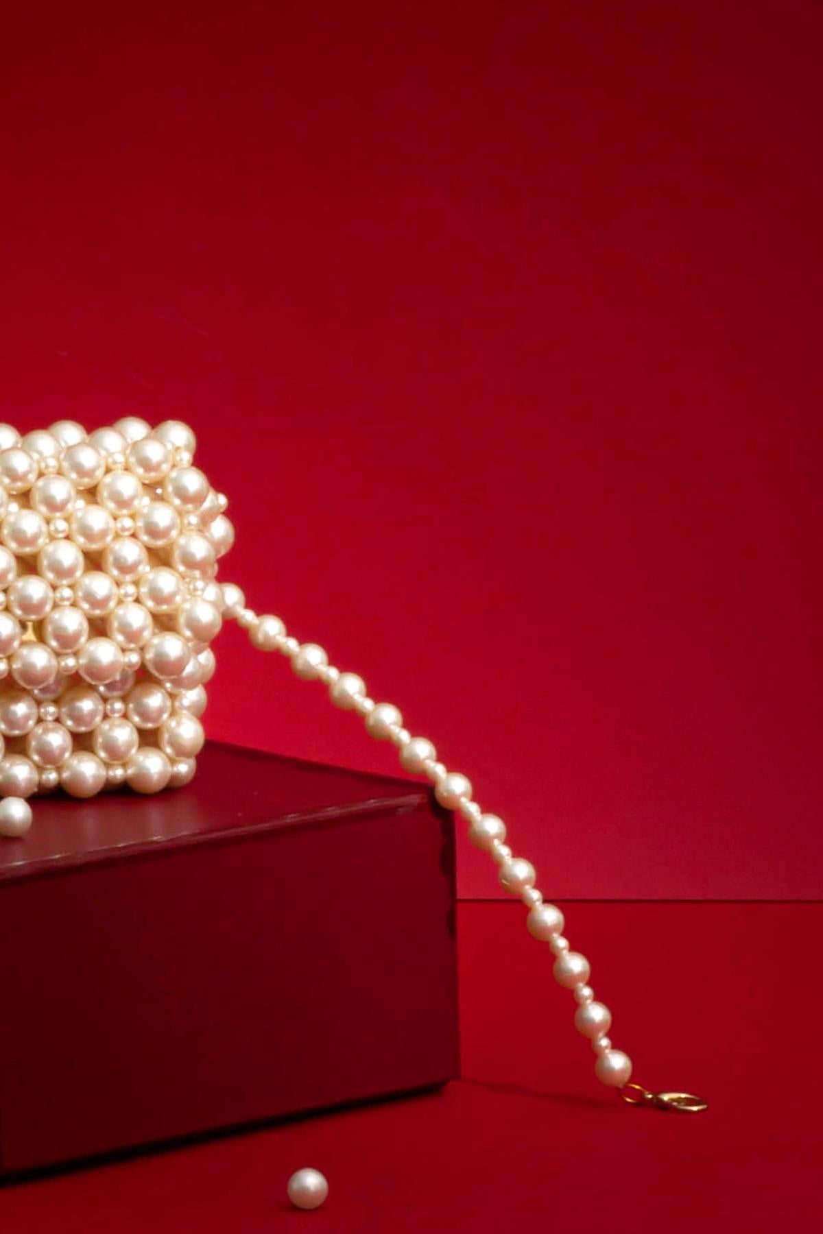 Alba Offwhite Pearl Belt Bag