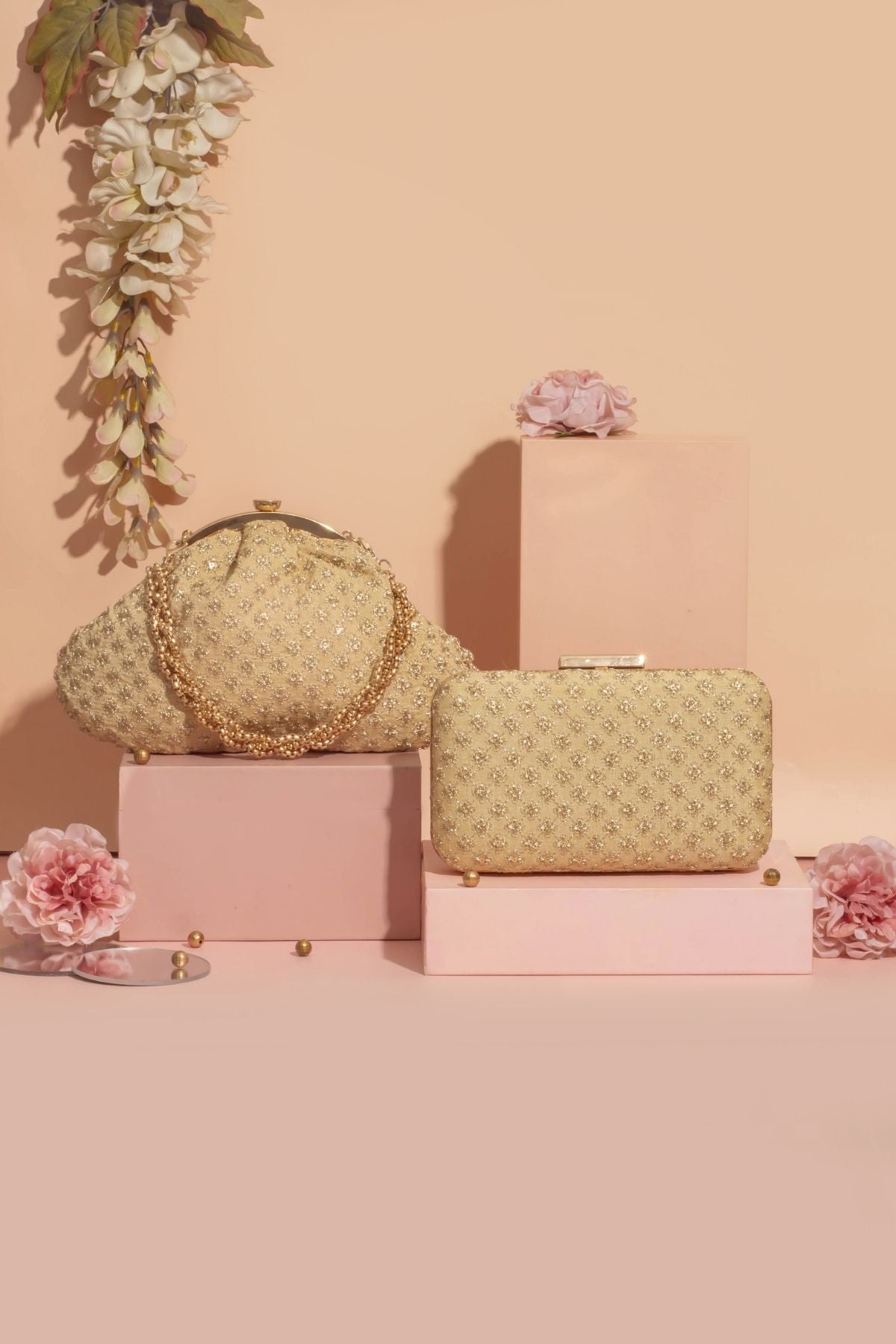 Inaya Vintage Purse - Gold