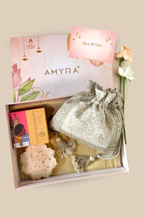 AMYRA Gift hamper - Inaya potli - Aroma & Urli box