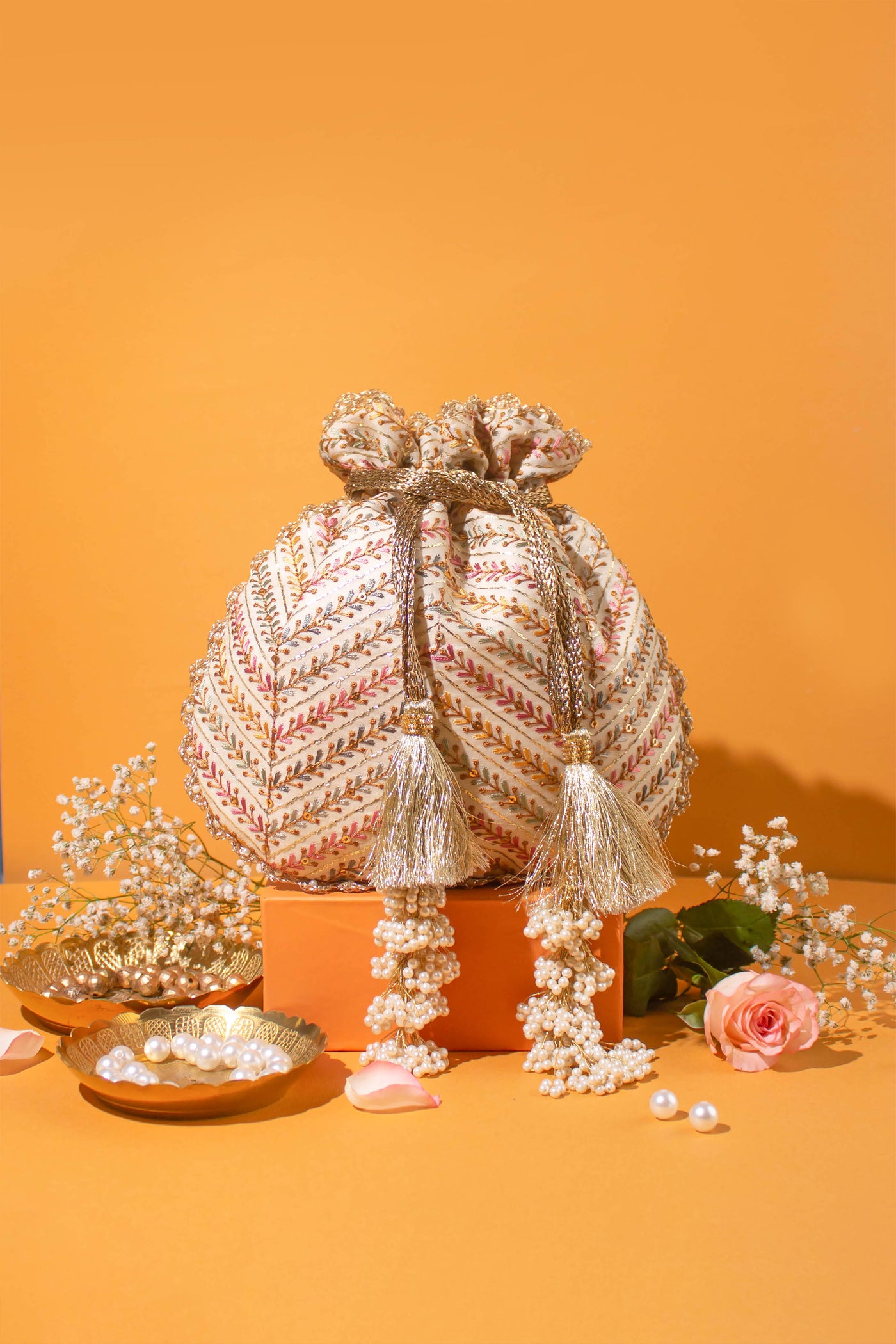 Fiza embroidered Potli - Off-white
