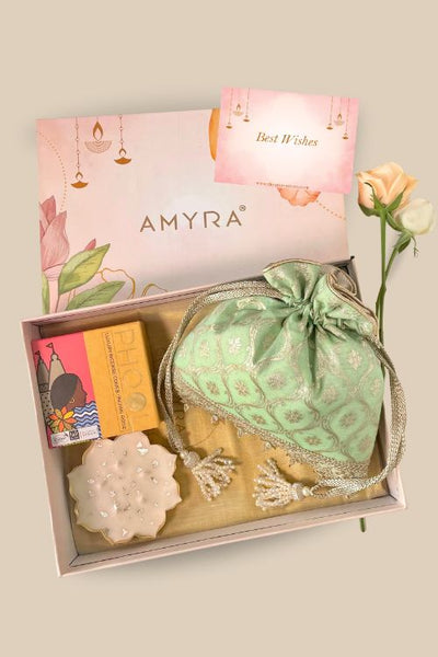 AMYRA Gift hamper - Chandheri mint  potli - Aroma & Urli box