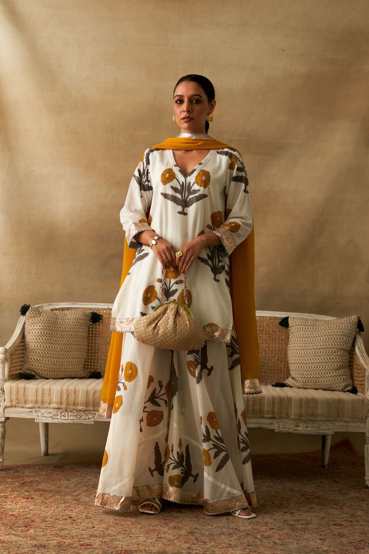 Inaya Vintage Purse - Gold