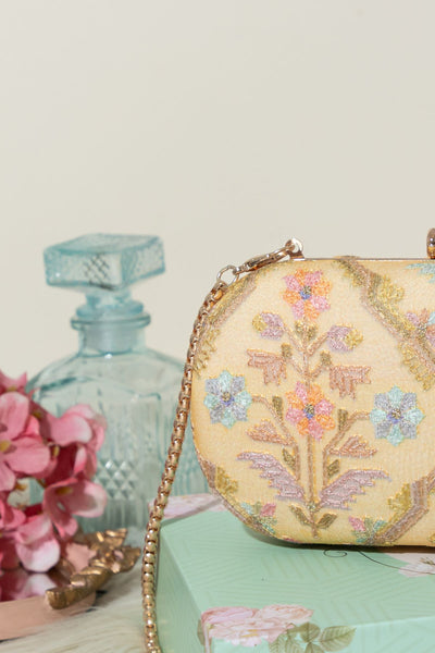 Avira capsule clutch- Yellow