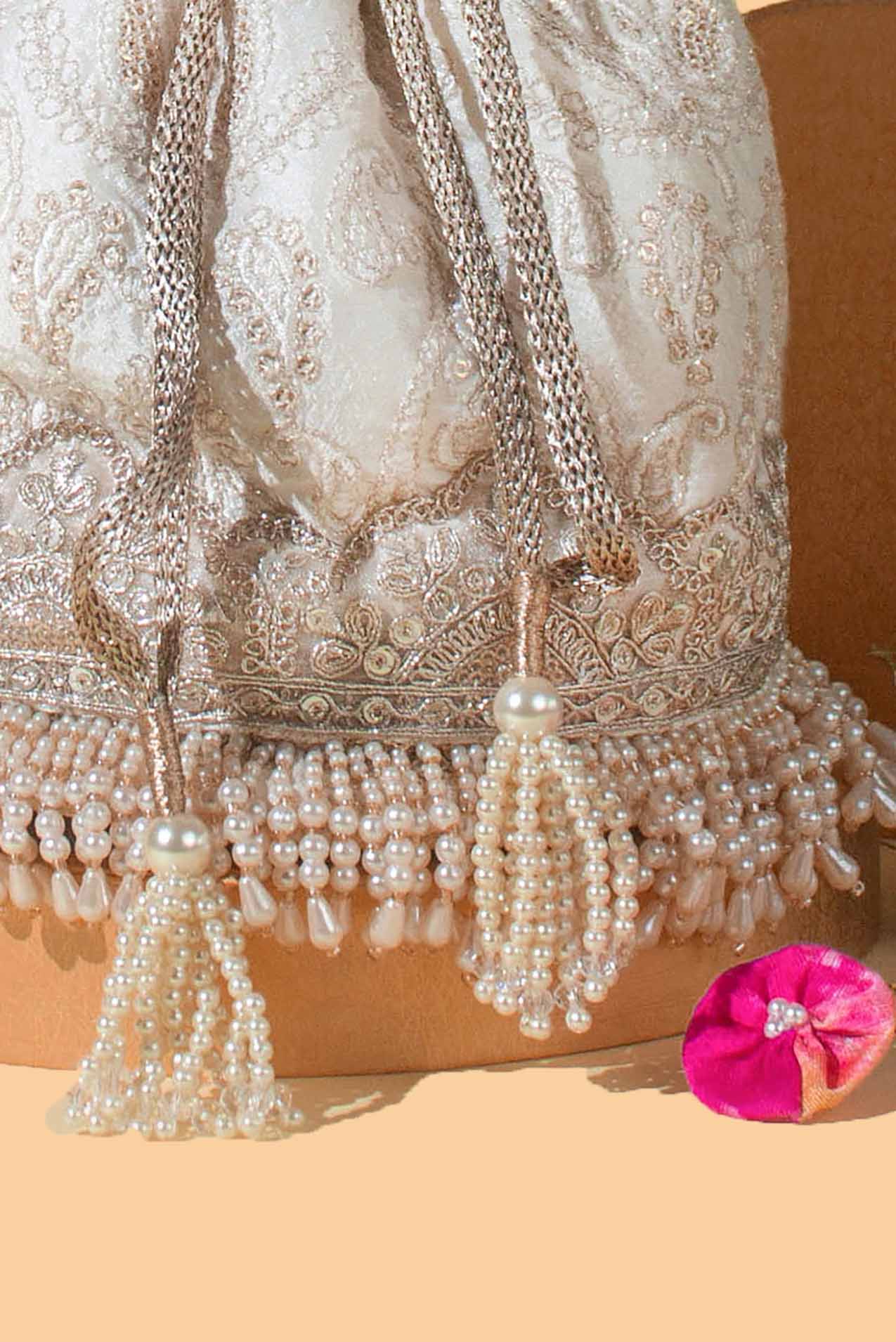AMYRA_CHAAND POTLI