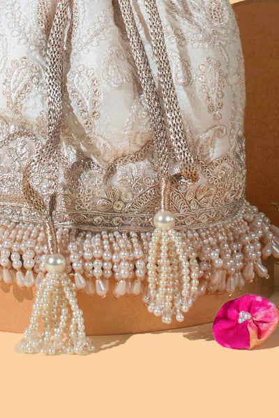 AMYRA_CHAAND POTLI