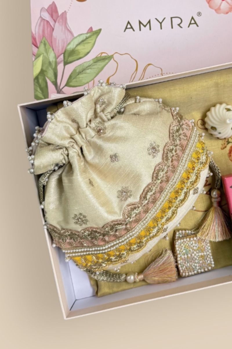 Diwali Gift Hamper - Vibha potli - Fragrance & Candle Box