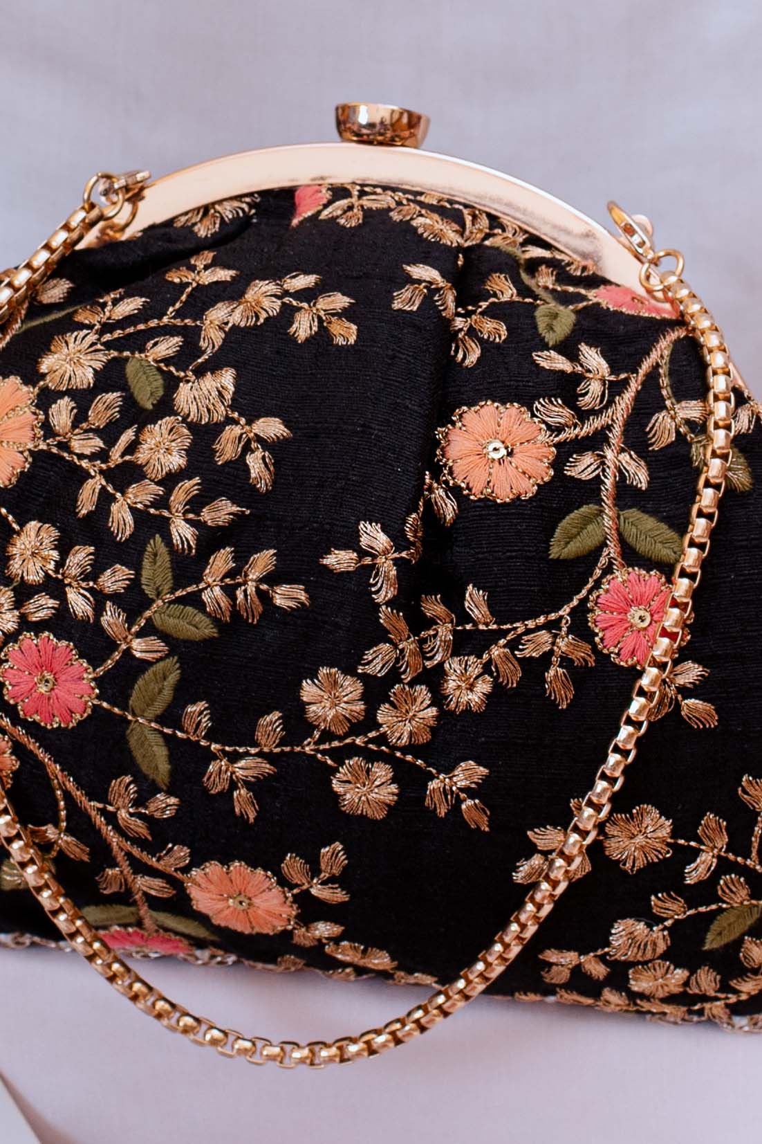 Floral Creeper Vintage Purse - Black