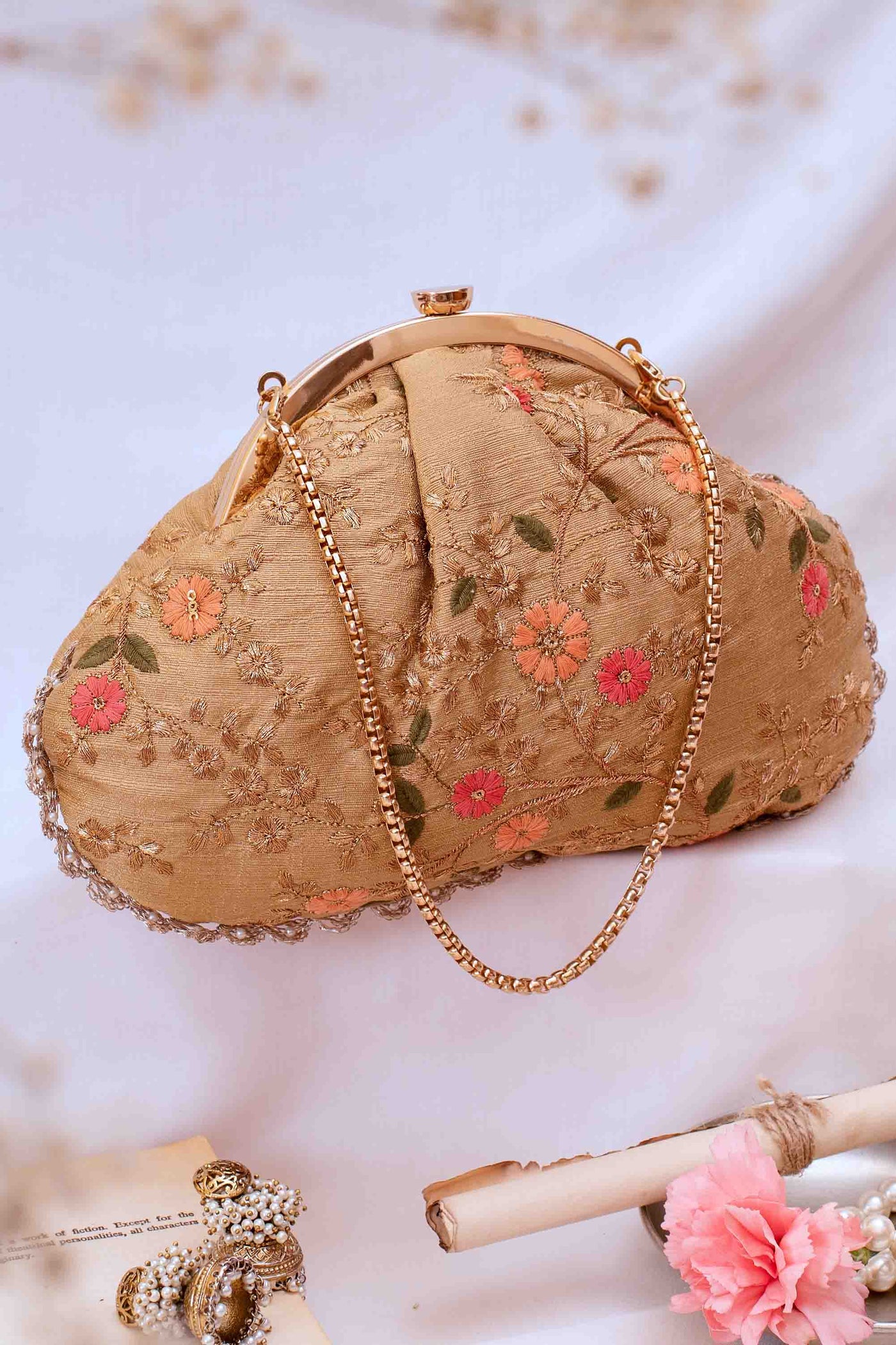 AMYRA Floral creeper vintage purse - Gold