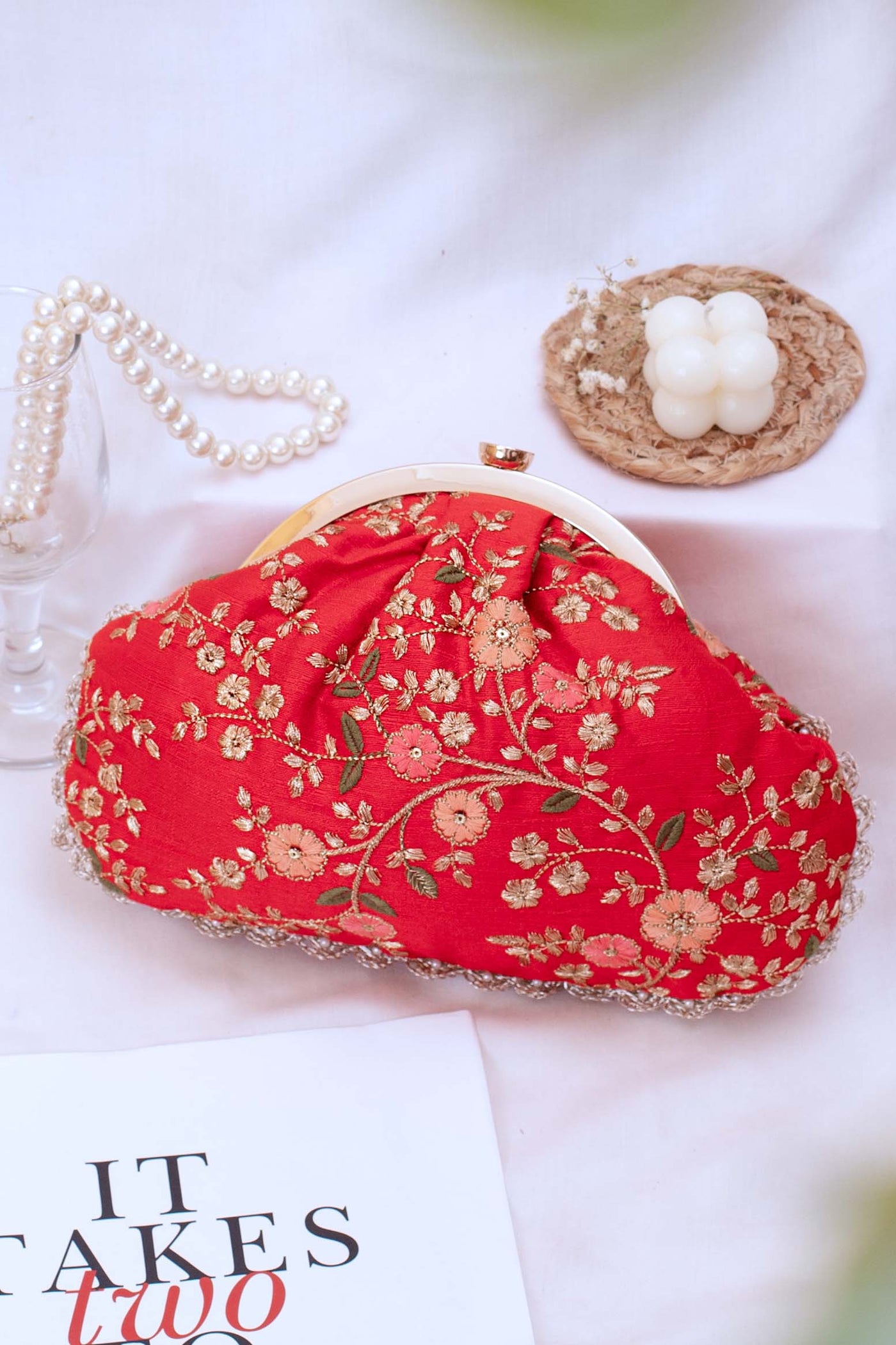 Floral creeper vintage purse - Red