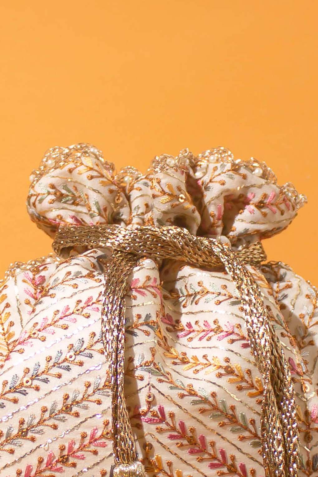 AMYRA Fiza Embroidered Wedding Favors - Set of 10
