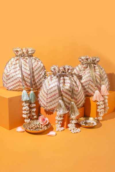 AMYRA Fiza Embroidered Wedding Favors - Set of 10