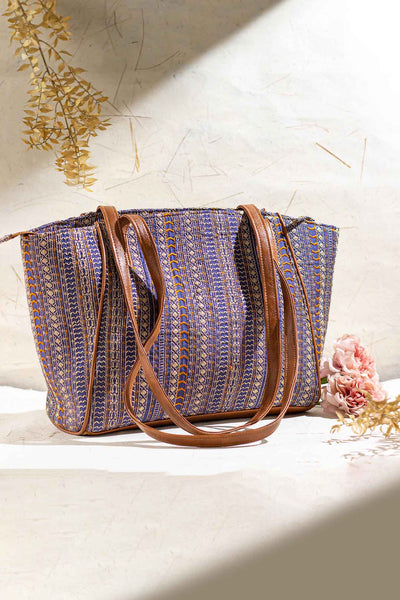 AMYRA_Herringbone navy Tote bag