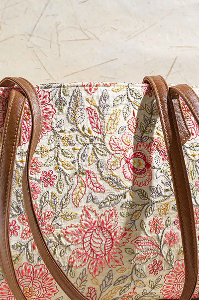 AMYRA_Ivy floral embroidered Tote bag