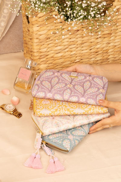 Nyraa Set of 10 Embroidered wedding favor Wallets