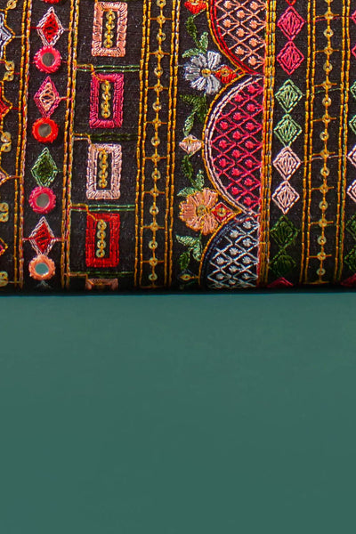 Rafia Embroidered Wallet - Black
