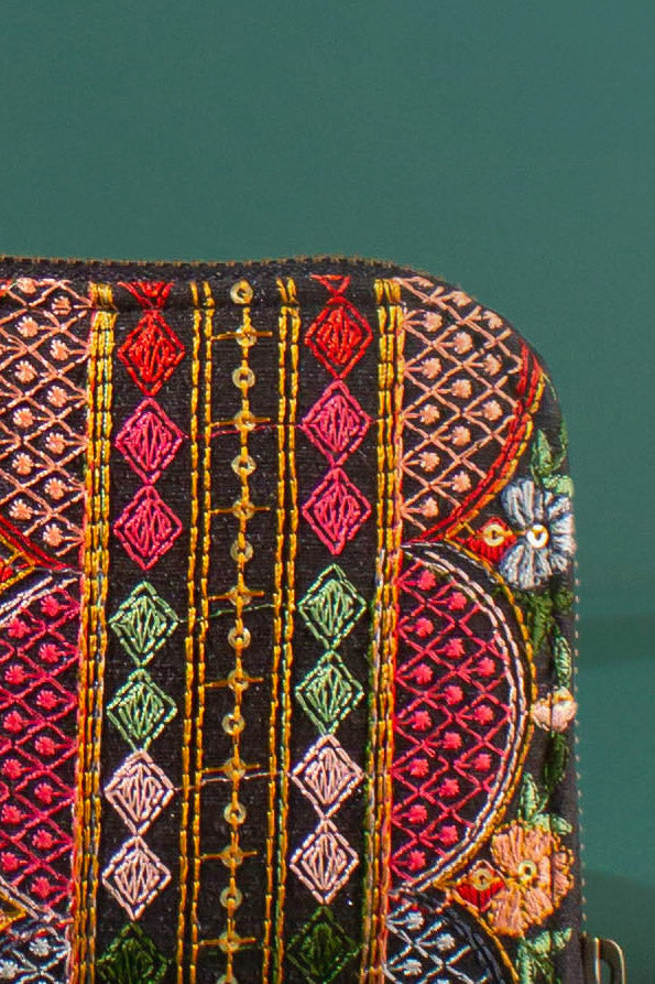 Rafia Embroidered Wallet - Black