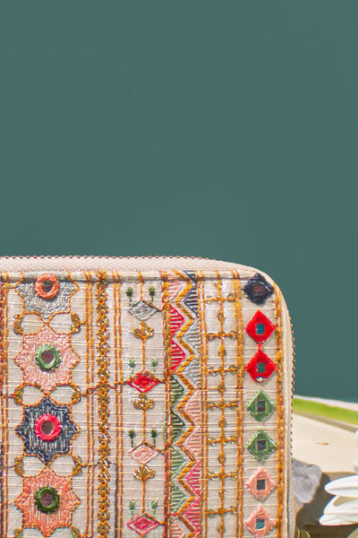 AMYRA Rafia Embroidered Wallet