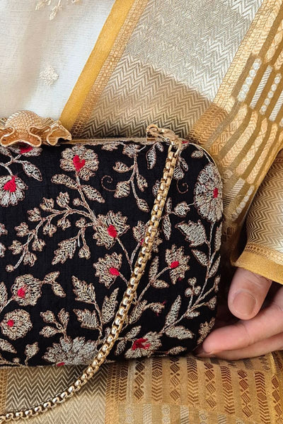 Saaz Embroidered clutch - Black