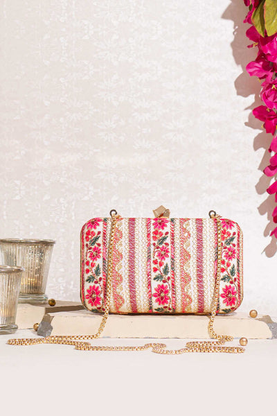 AMYRA Zuri box clutch - offwhite