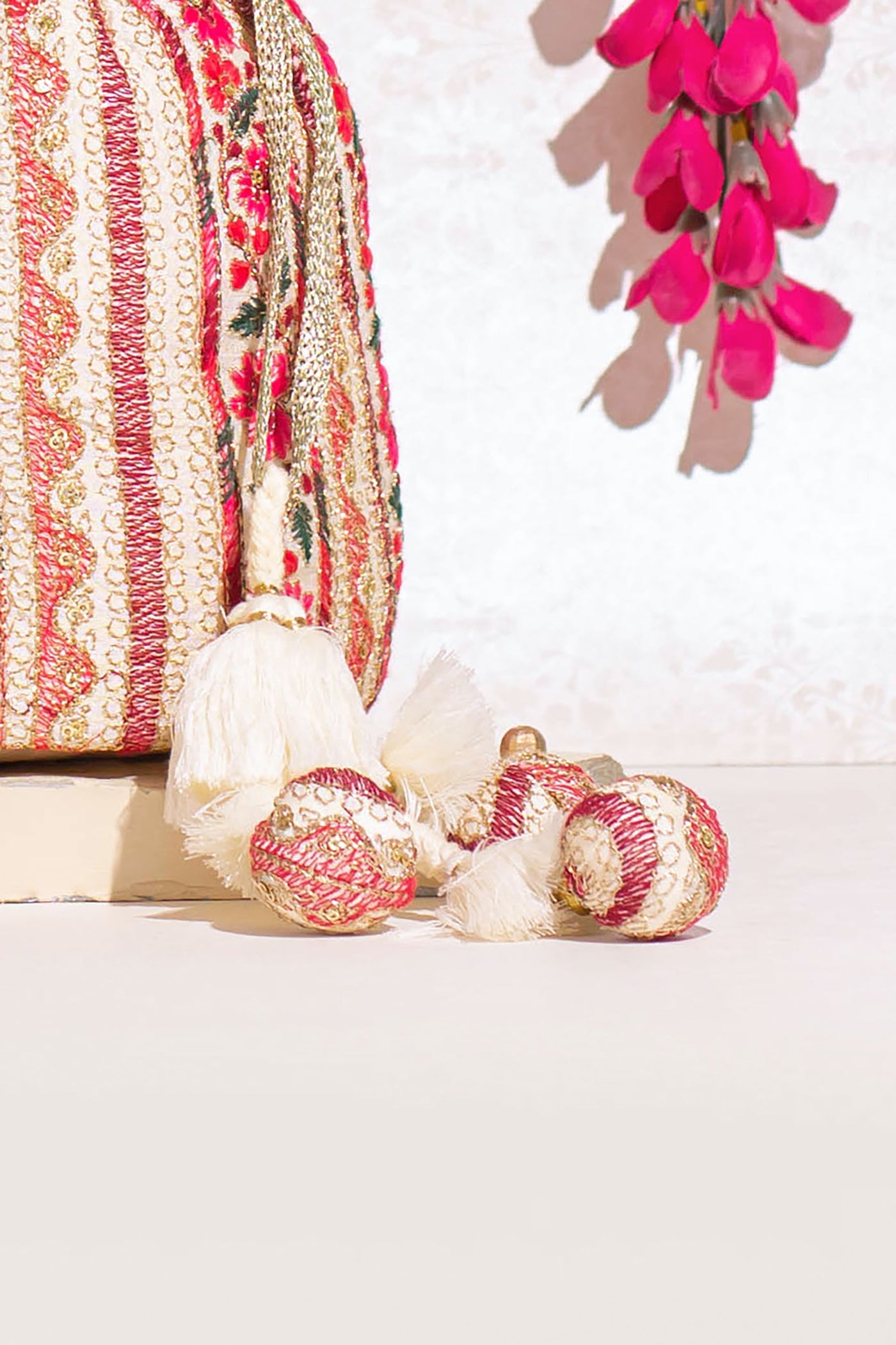 Zuri Potli - Offwhite