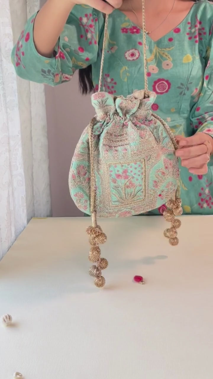 Amer turquoise potli