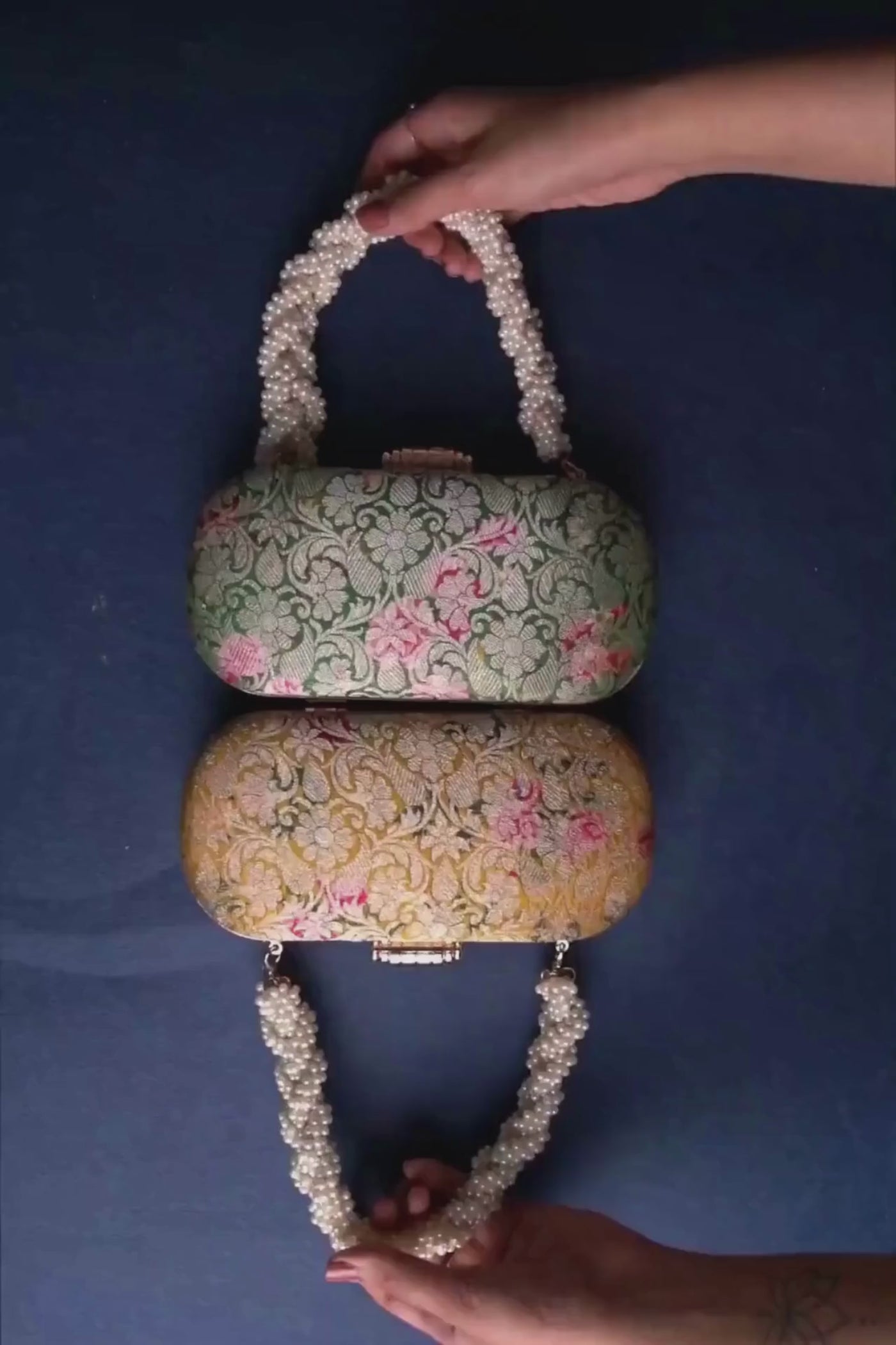 Elora Capsule Clutch - Green