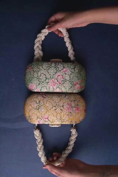 Elora Capsule Clutch - Green