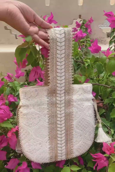 AMYRA Mughal off white potli