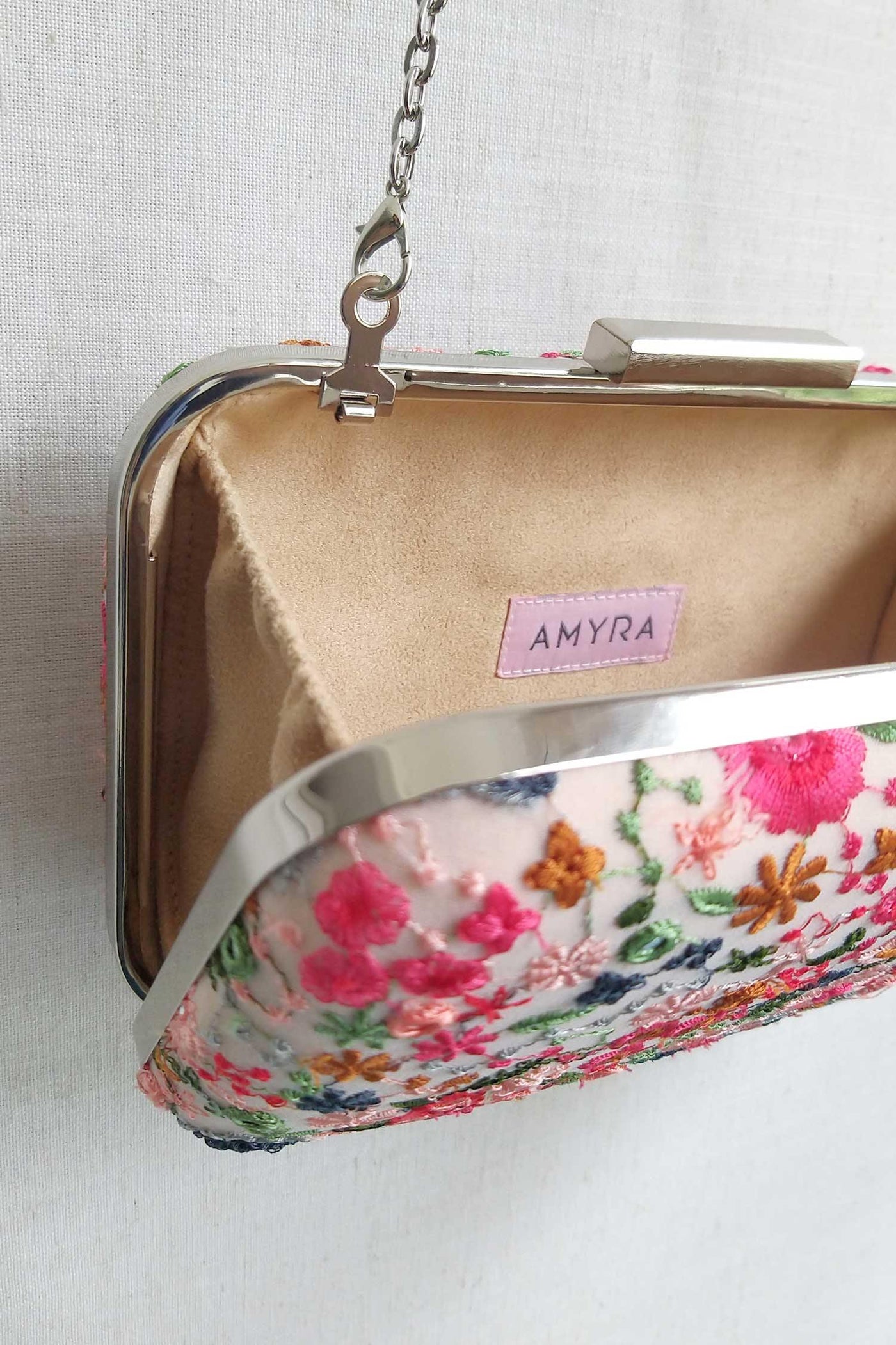 AMYRA Aviva cream box clutch