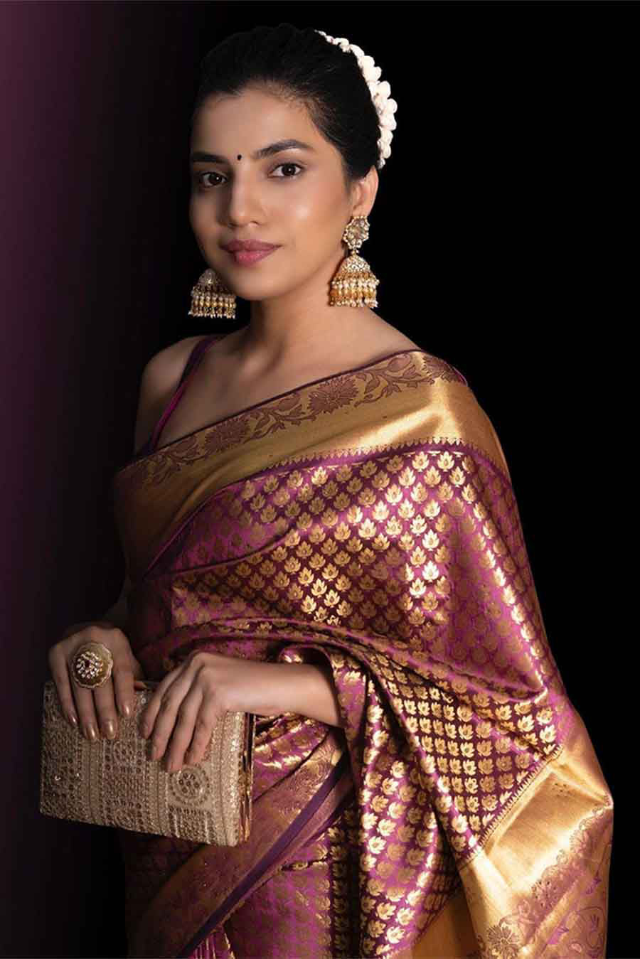 Amyra bella gold box clutch