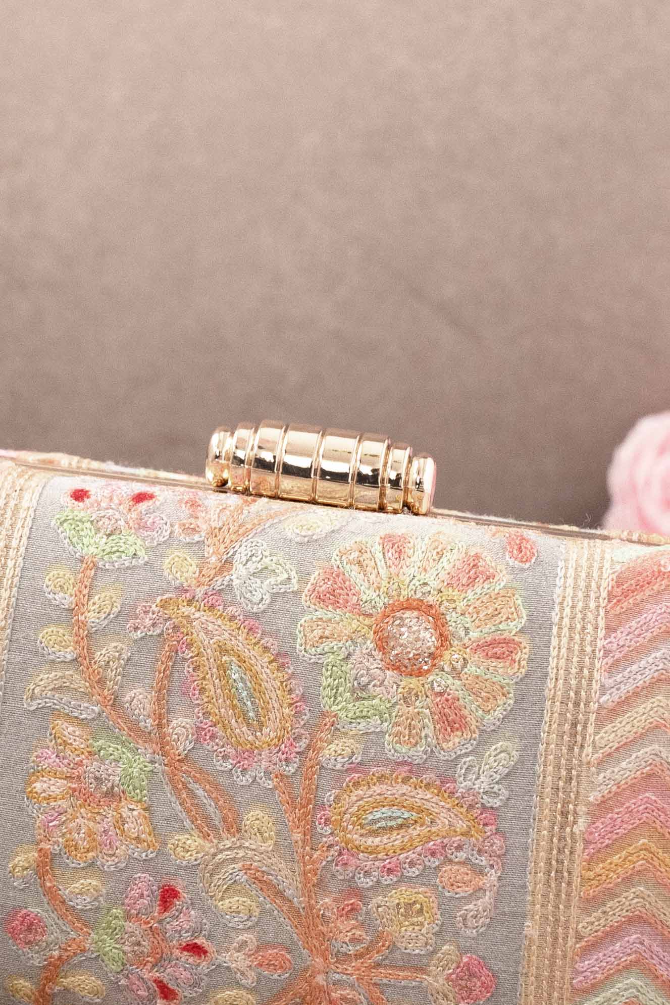 AMYRA Havana Capsule clutch