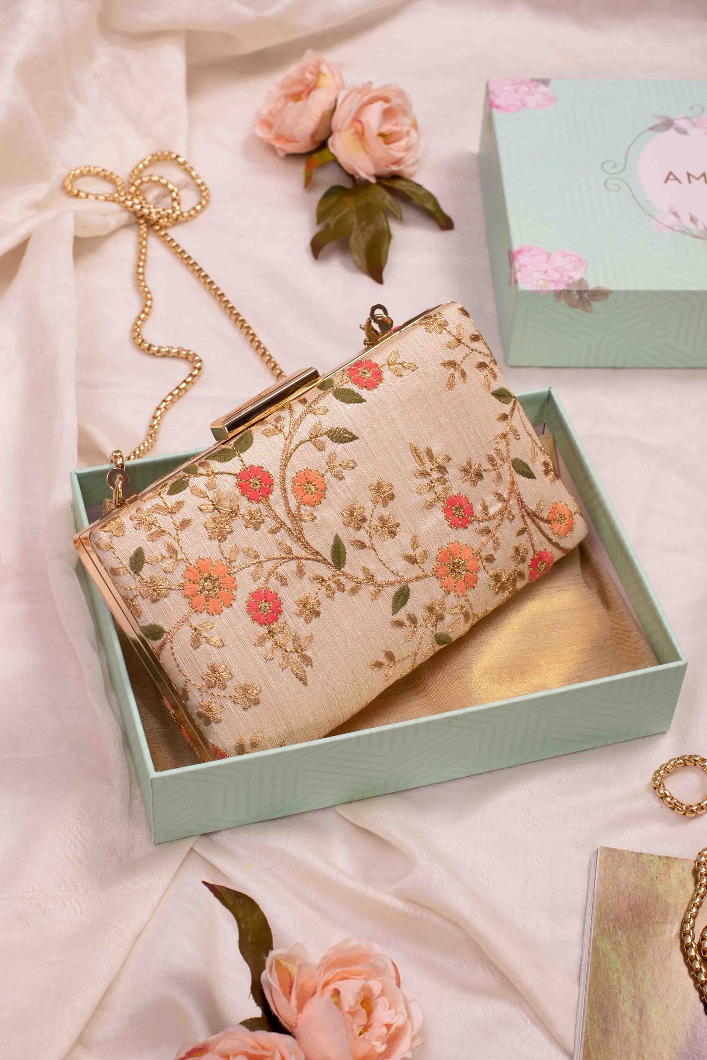 Floral Creeper Set of 10 Box Clutch Wedding Favors - Pastel