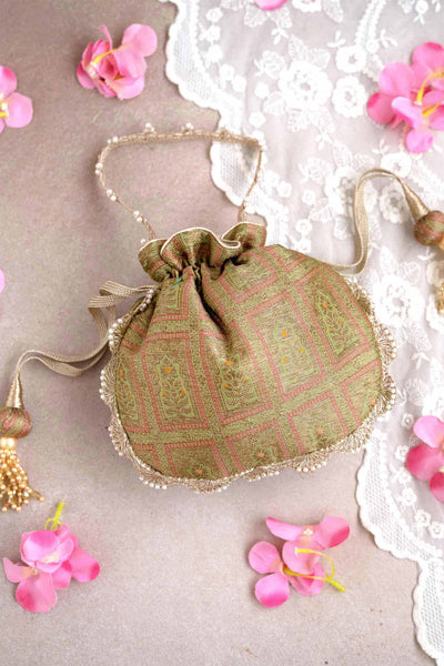 AMYRA Kashi wedding favors - Set of 15