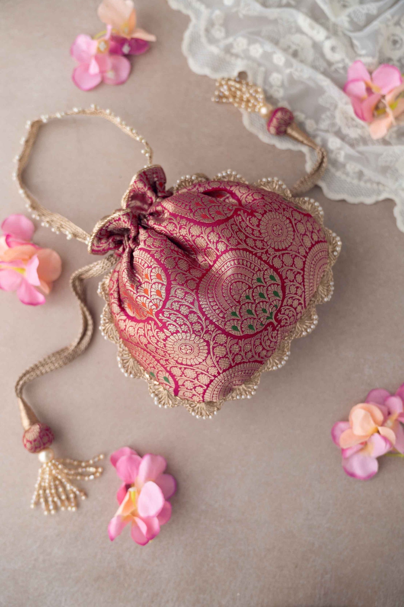 AMYRA Kashi wedding favors - Set of 15