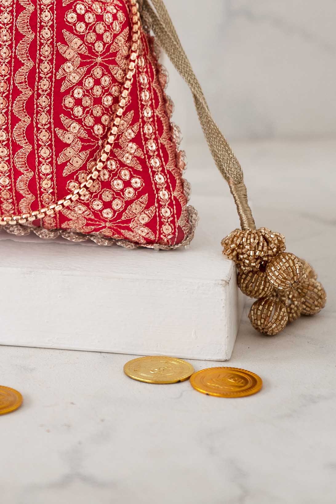 AMYRA Mirai embroidered potli
