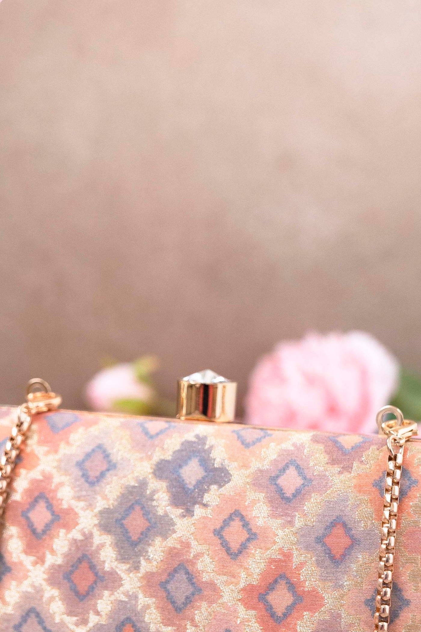 AMYRA Morocco shaded pure silk banarasi clutch - Peach
