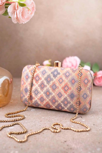AMYRA Morocco shaded pure silk banarasi clutch - Peach