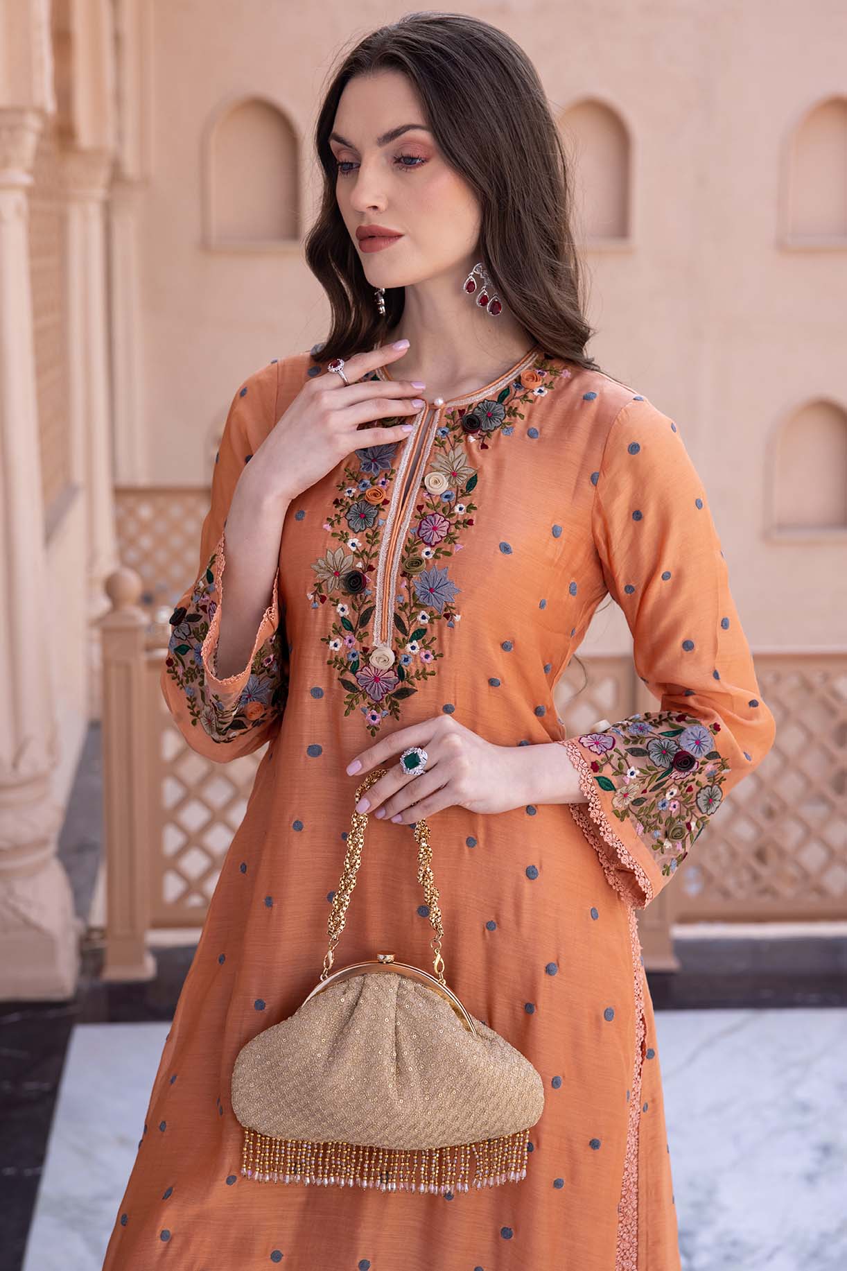 AMYRA Oro vintage purse