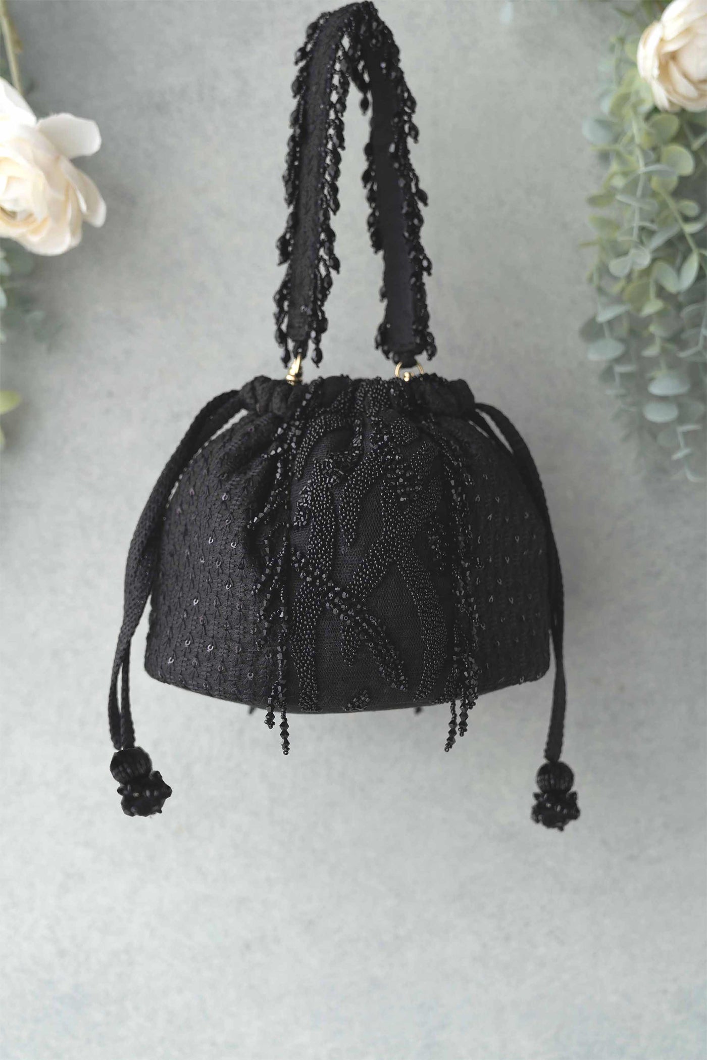 AMYRA Kohl Bucket Bag