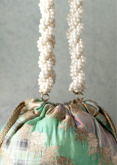 Amyra abstract art bucket bag