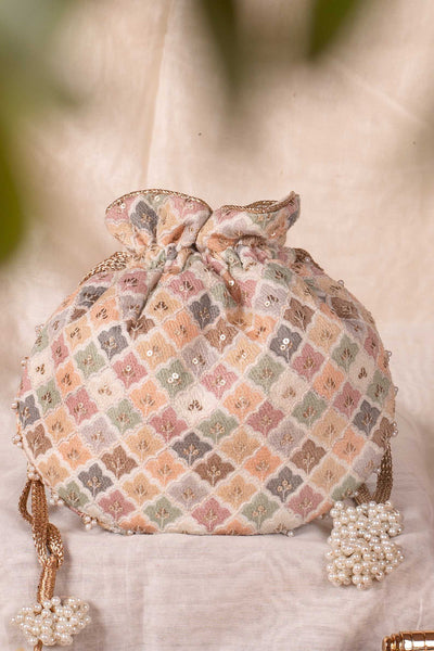 AMYRA Aza pastel embroidered potli - white