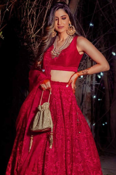 AMYRA Bella gold potli