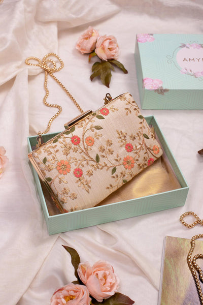 AMYRA Floral creeper box clutch - Cream