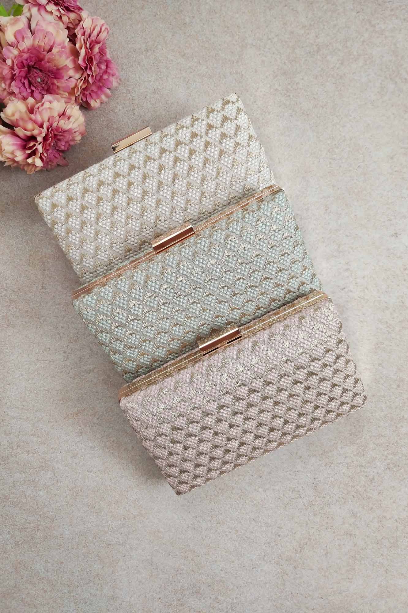 AMYRA SERENADE THREADWORK CLUTCH - OFF WHITE