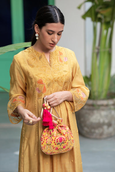 AMYRA Alanna mustard potli