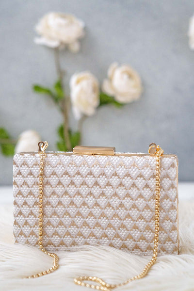 AMYRA Serenade threadwork clutch - Off white